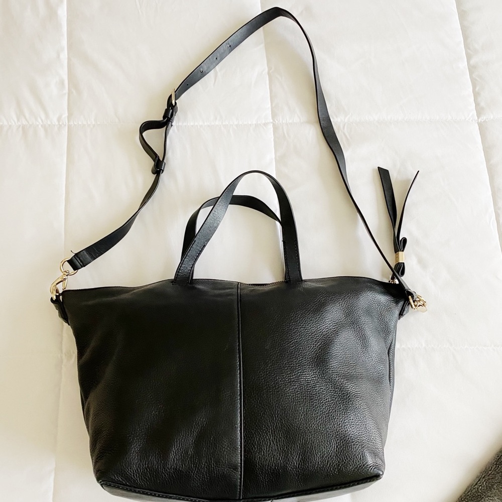 ♠️Kate Spade Bow Shaped Bottom Large Bag 100% Leather - Picture 3 of 8